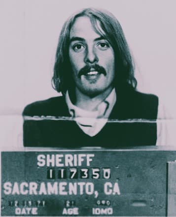 Ficha policial de Richard Chase em dezembro de 1971, por posse de maconha